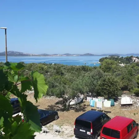 Πανσιόν Basic Pirovac