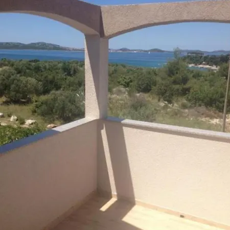 Basic Πανσιόν 3*